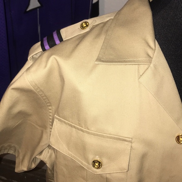 Button down Khaki Military style - Picture 2 of 6